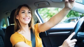 ¿Cómo se debe estacionar un carro automático?